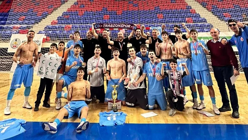 TRABZON SPOR LİSESİ FUTSAL TÜRKİYE ŞAMPİYONU OLDU…